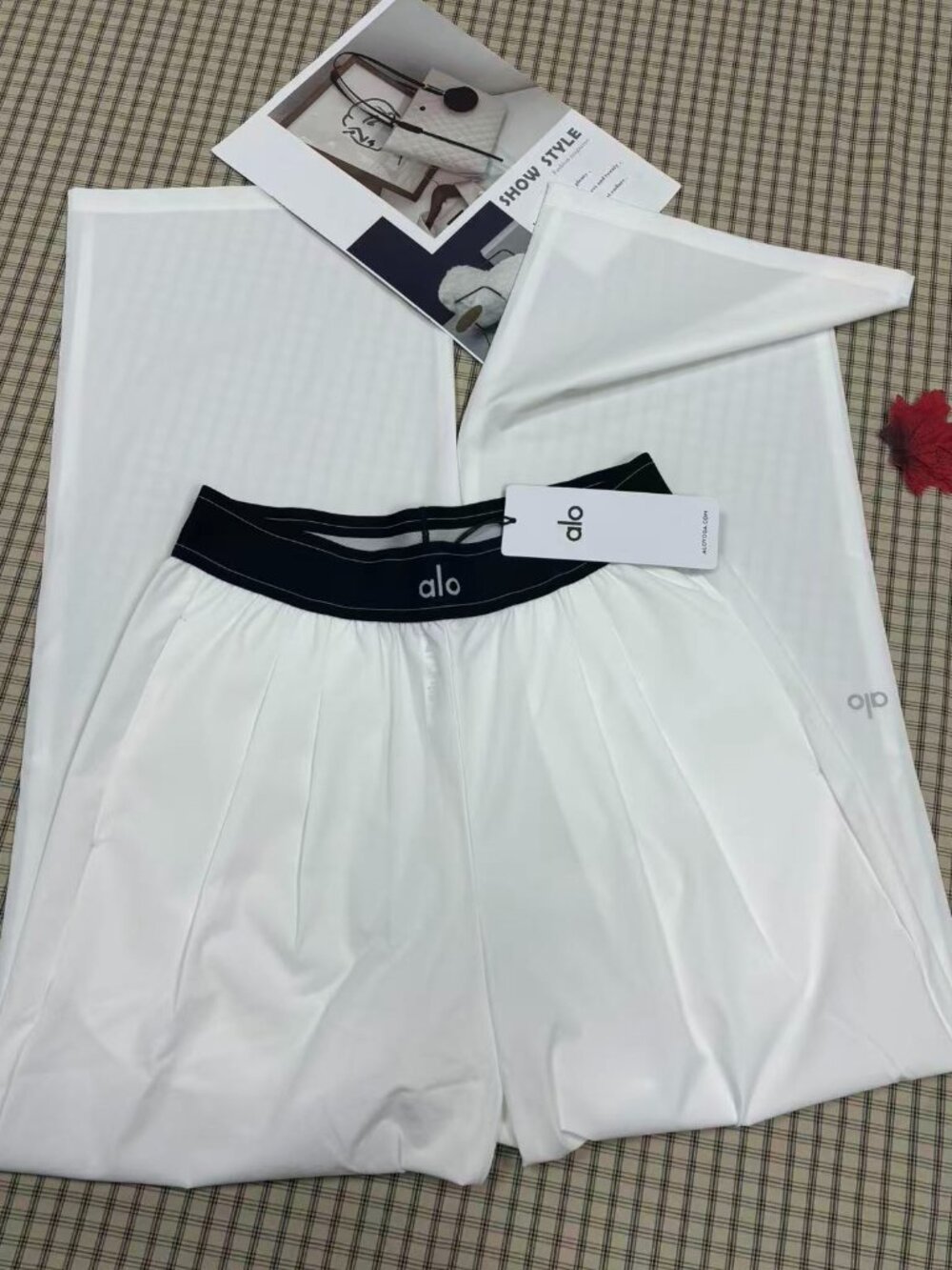 🚶‍♀️Alo Yoga Suit Up Trouser White Regular Inseam (30") 🎯 Slim Straight